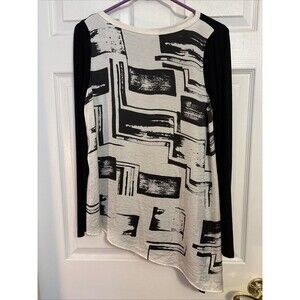 Karen Kane Asymmetrical hem black white satin fabric black Women’s Top, Size XS